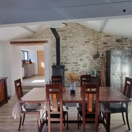 Longère Typique à 2 Km De La Casa de Férias Pornic