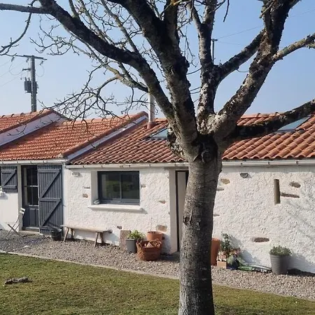 Longere Typique A 2 Km De La